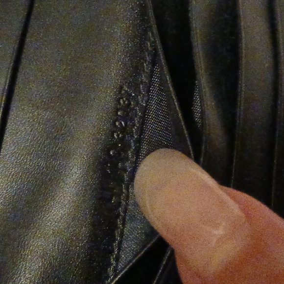 Bulgari Leather wallet. Genuine. - Picture 12 of 13